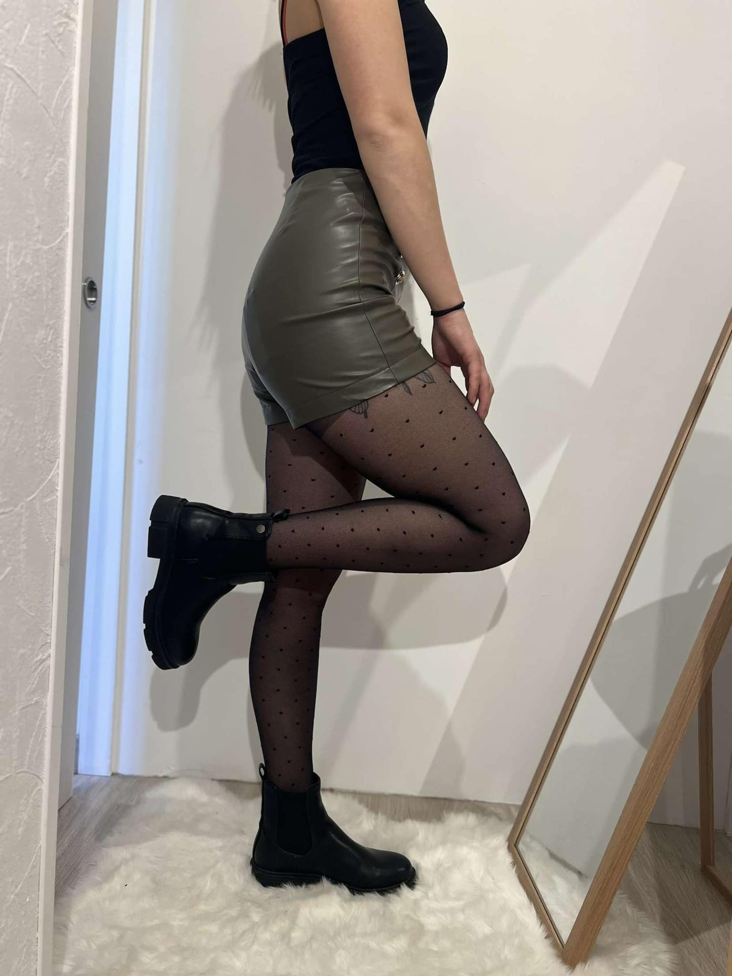 Short en similicuir kaki